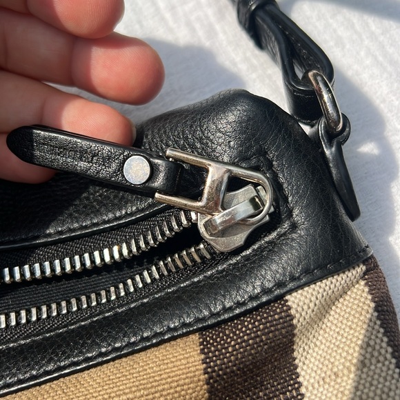 Burrberry Small Farley' Canvas Check & Leather Clutch Bag.❤️ - Picture 10 of 16